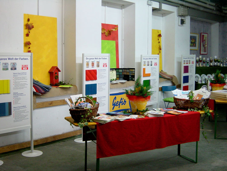 Aktion 'Selbitz zeigt Farbe' Farbenhändlerstand